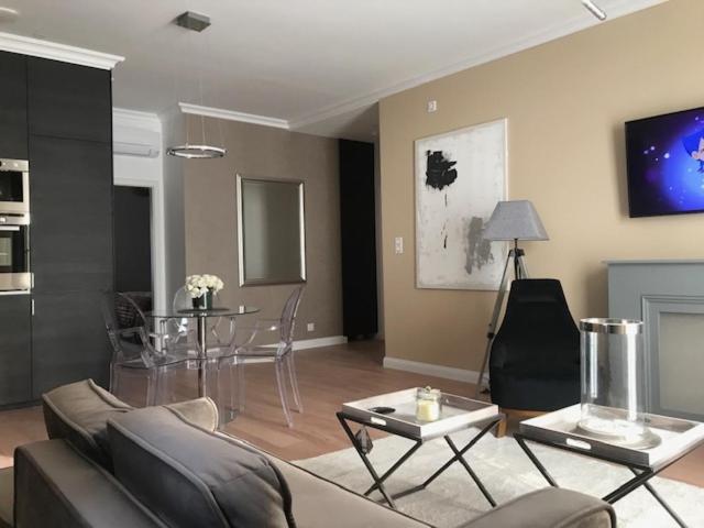 Lazare Maison De Maitre , Appartements De Standing Avec Parking Privatif A Seulement 7 Minutes A Pied Du Centre Historique De Béziers Zewnętrze zdjęcie