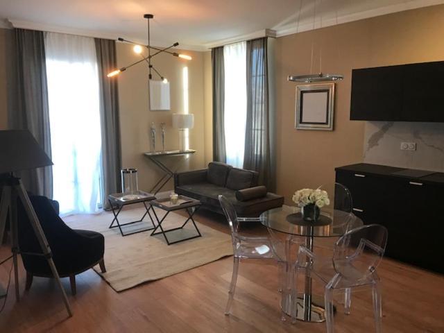 Lazare Maison De Maitre , Appartements De Standing Avec Parking Privatif A Seulement 7 Minutes A Pied Du Centre Historique De Béziers Zewnętrze zdjęcie